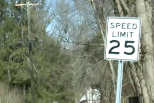 25 mph speed limit sign 